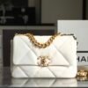 𝟭𝟵𝗕𝗮𝗴 Small handbag white 🤍 Size：𝟭𝟲*𝟮𝟲*𝟵𝗰𝗺  or   Size:𝟮𝟬*𝟯𝟬*𝟭𝟬𝗰𝗺