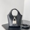 𝑩𝒂𝒍𝒆𝒏𝒄𝒊𝒂𝒈𝒂𝑳𝒐𝒄𝒓 Stray bag  Size:23*24*9.9cm